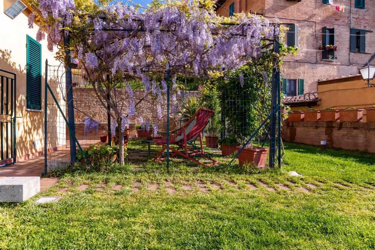 Advocata Nostra Incontro Di Storia E Centralita Siena Exterior foto